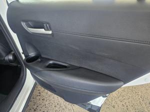 Toyota Corolla Cross 1.8 Xi - Image 12