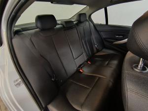 BMW 3 Series 320i auto - Image 16