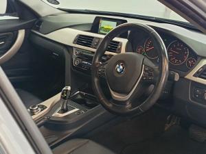 BMW 3 Series 320i auto - Image 18