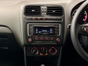 Volkswagen Polo Vivo hatch 1.6 Comfortline auto - Image 10