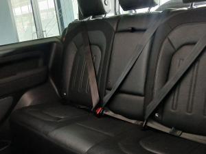 Land Rover Defender 90 D300 X-Dynamic SE - Image 25