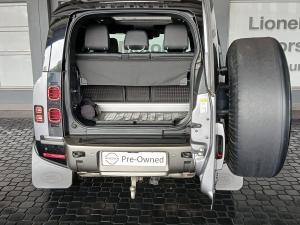 Land Rover Defender 90 D300 X-Dynamic SE - Image 26