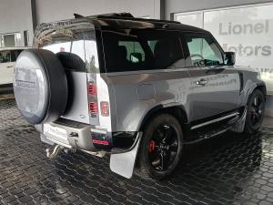 Land Rover Defender 90 D300 X-Dynamic SE - Image 5