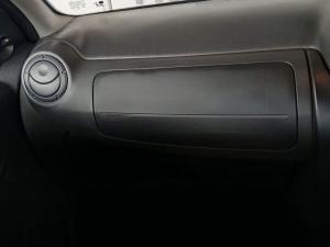 Nissan NP200 1.6i safety pack (aircon) - Image 12