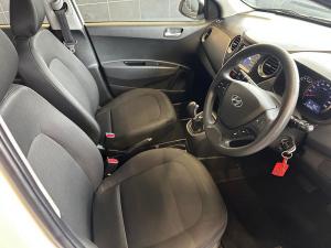 Hyundai Grand i10 1.2 Fluid auto - Image 11