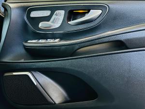 Mercedes-Benz V-Class V300d Exclusive - Image 11