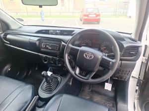 Toyota Hilux 2.0 single cab S (aircon) - Image 6
