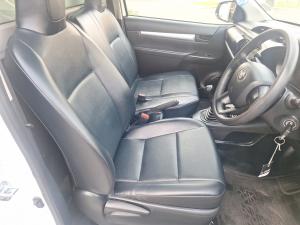 Toyota Hilux 2.0 single cab S (aircon) - Image 13