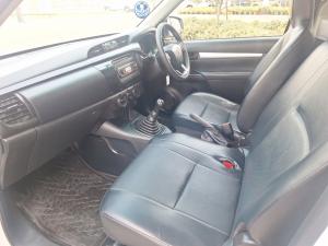 Toyota Hilux 2.0 single cab S (aircon) - Image 7