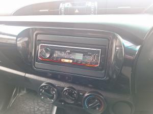 Toyota Hilux 2.0 single cab S (aircon) - Image 11