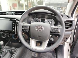 Toyota Hilux 2.4GD-6 single cab Raider manual - Image 8