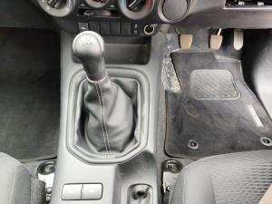 Toyota Hilux 2.4GD-6 single cab Raider manual - Image 13