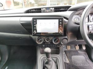 Toyota Hilux 2.4GD-6 single cab Raider manual - Image 16