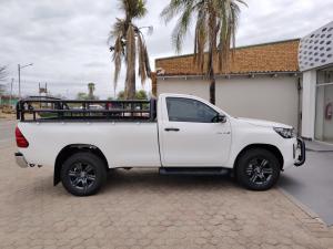 Toyota Hilux 2.4GD-6 single cab Raider manual - Image 3