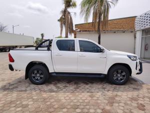 Toyota Hilux 2.4GD-6 double cab Raider auto - Image 3
