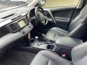 Toyota RAV4 2.2D-4D AWD VX - Image 7
