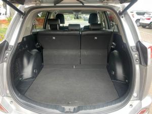 Toyota RAV4 2.2D-4D AWD VX - Image 12