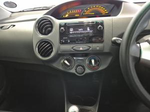 Toyota Etios hatch 1.5 Sprint - Image 10