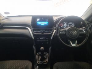 Toyota Urban Cruiser 1.5 XR manual - Image 6