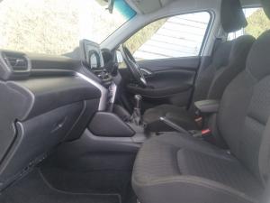 Toyota Urban Cruiser 1.5 XR manual - Image 7