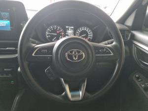 Toyota Urban Cruiser 1.5 XR manual - Image 8