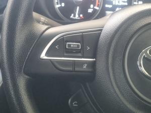 Toyota Urban Cruiser 1.5 XR manual - Image 9