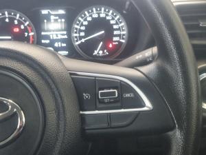 Toyota Urban Cruiser 1.5 XR manual - Image 10