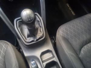 Toyota Urban Cruiser 1.5 XR manual - Image 13