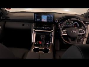 Toyota Land Cruiser 300 3.3D ZX - Image 6