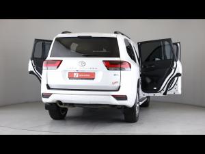 Toyota Land Cruiser 300 3.3D ZX - Image 9
