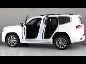 Toyota Land Cruiser 300 3.3D ZX - Image 11