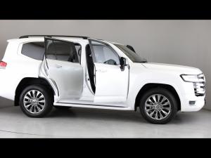 Toyota Land Cruiser 300 3.3D ZX - Image 15