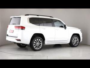 Toyota Land Cruiser 300 3.3D ZX - Image 2