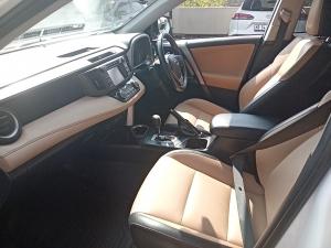 Toyota RAV4 2.2D-4D AWD VX - Image 7