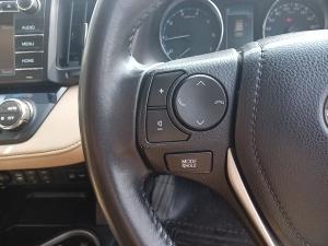 Toyota RAV4 2.2D-4D AWD VX - Image 9