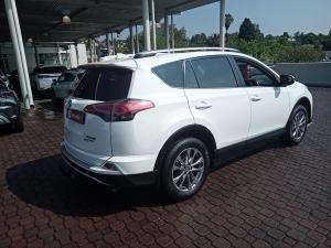 Toyota RAV4 2.2D-4D AWD VX - Image 2