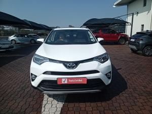 Toyota RAV4 2.2D-4D AWD VX - Image 4