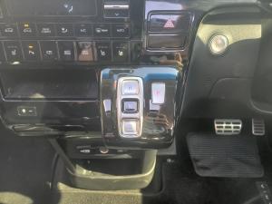 Hyundai Staria 2.2D Luxury - Image 12