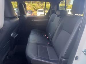 Toyota Hilux 2.8GD-6 double cab 4x4 Raider auto - Image 15
