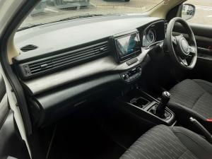 Toyota Rumion 1.5 TX - Image 6