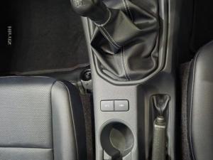 Toyota Hilux 2.4 GD-6 SR 4X4S/C - Image 10