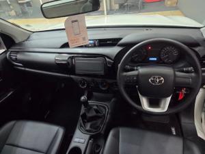 Toyota Hilux 2.4 GD-6 SR 4X4S/C - Image 6