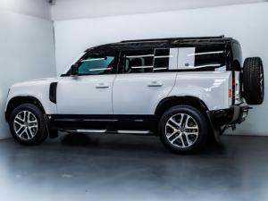 Land Rover Defender 110 D300 X-Dynamic SE - Image 8