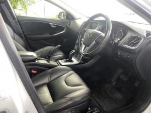 Volvo V40 Cross Country D3 Inscription - Image 12