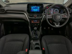Toyota Urban Cruiser 1.5 XR manual - Image 5