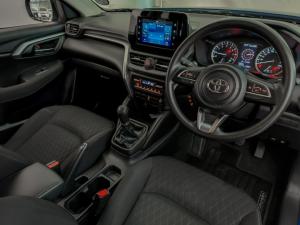 Toyota Urban Cruiser 1.5 XR manual - Image 6