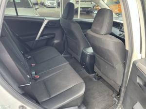 Toyota RAV4 2.0 GX - Image 6