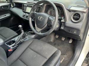 Toyota RAV4 2.0 GX - Image 7