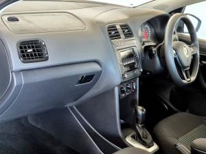 Volkswagen Polo Vivo hatch 1.6 Comfortline auto - Image 14