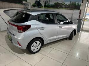 Hyundai Grand i10 1.0 Premium hatch - Image 3